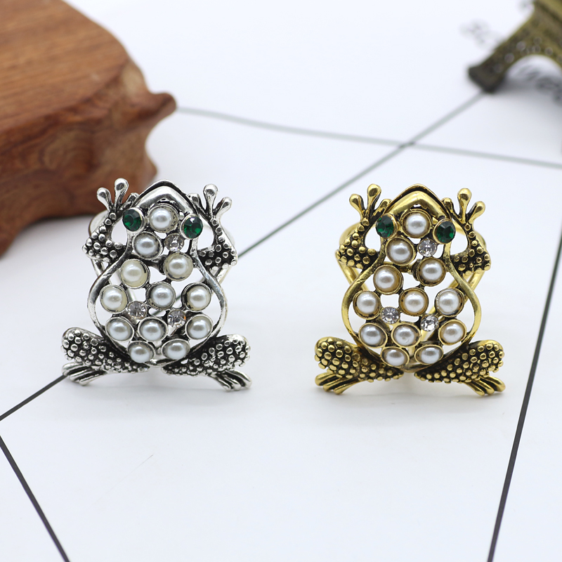 Fashion Enamel Crystal Flower  - Flower Frog Pin ulasan dan harga